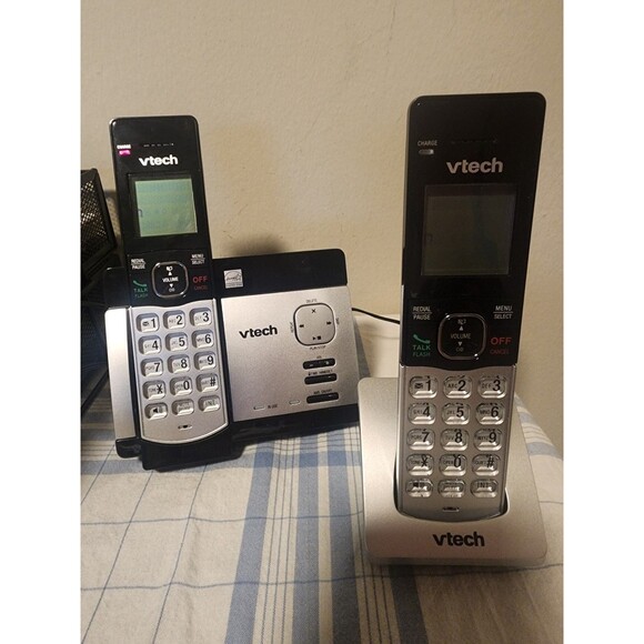 VTech 2 Handset Phone System w Digital Answering System & Caller ID/Call Waiting - Picture 9 of 11
